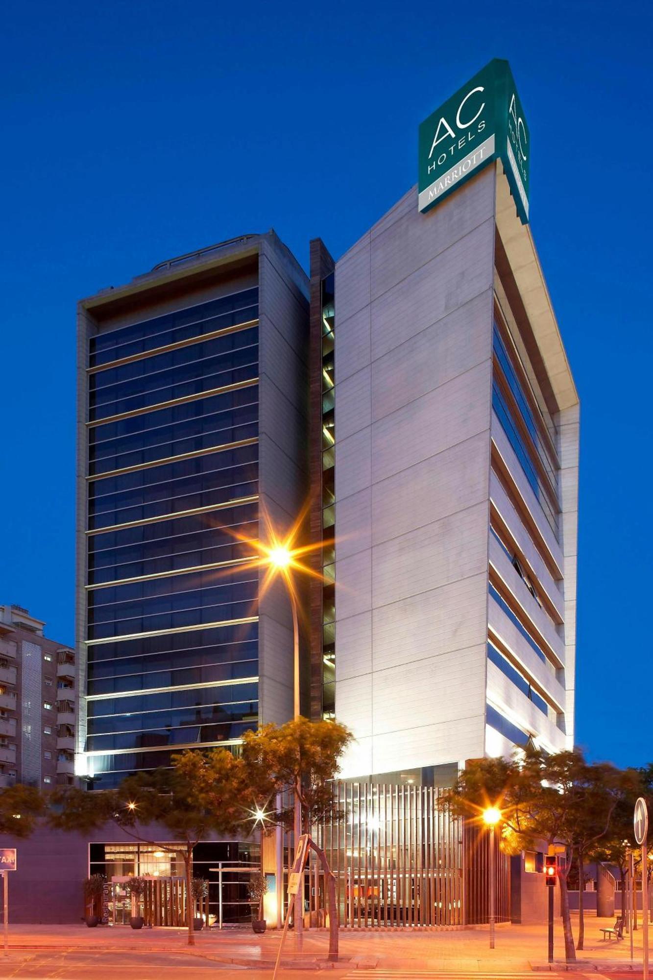 Ac Hotel Som By Marriott L'Hospitalet de Llobregat Exterior foto
